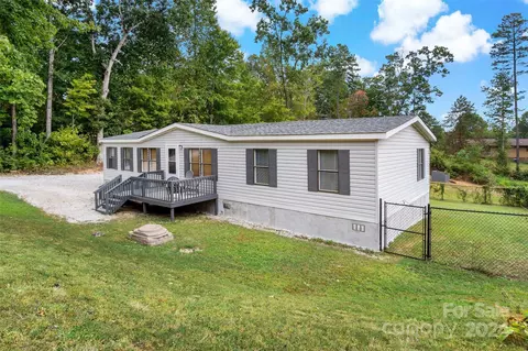 238 Apache Path, Marion, NC 28752