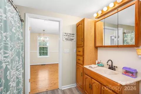 Bath - 219 Hamby Mountain Rd, Purlear, NC 28665 photo 1 of 2