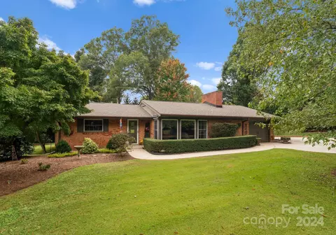 300 Mcadenville Rd, Lowell, NC 28098