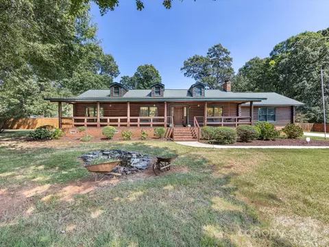 5412 Beam Lake Dr, Charlotte, NC 28216
