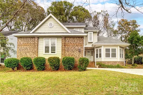 10454 Fairway Ridge Rd, Charlotte, NC 28277
