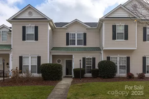 6323 Harrisburg Plz, Harrisburg, NC 28075