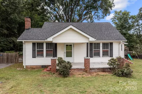 3437 Arvin Dr, Charlotte, NC 28269