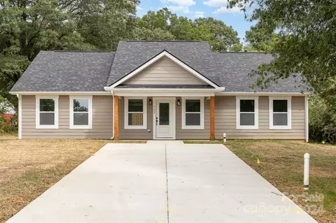 722 Thera Dr, Charlotte, NC 28206