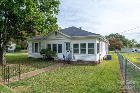 363 Scott St, Mount Holly, NC 28120