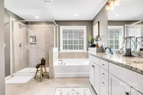 Bath - 7015 Chrysanthemum Rd, Lancaster, SC 29720 photo 2 of 2
