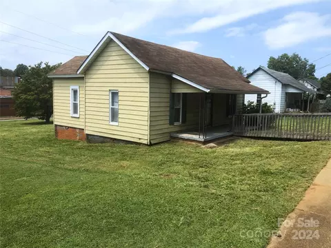 818 Davis Ave, Newton, NC 28658