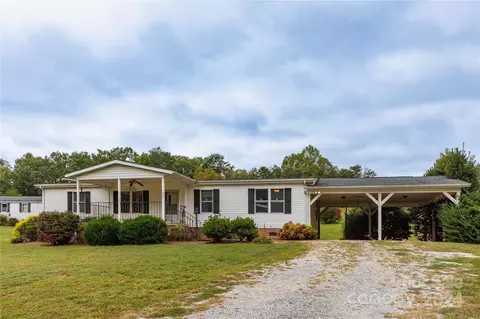 10338 Montford Cove Rd, Marion, NC 28752