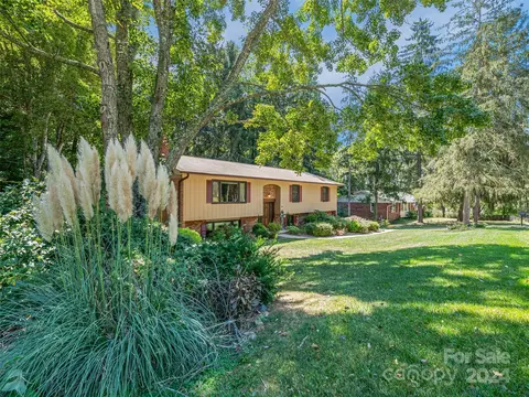 31 Ballantree Dr, Asheville, NC 28803