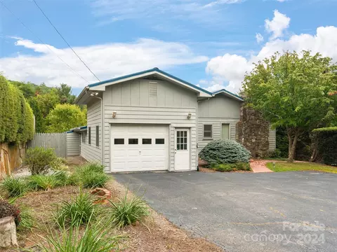 834 Walker Rd, Waynesville, NC 28786