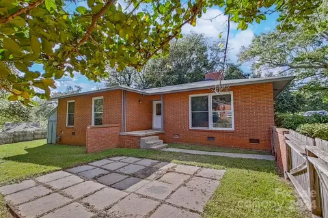 854 E Woodlawn Rd, Charlotte, NC 28209