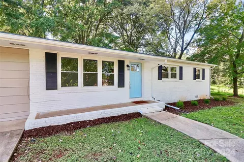 163 Edison Dr, Statesville, NC 28625