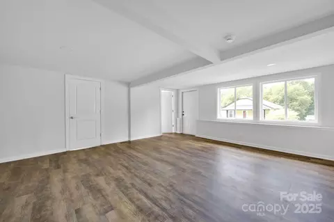 123 Market Rd, Mooresville, NC 28115