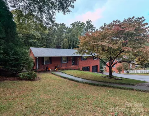 139 Pearson Dr, Morganton, NC 28655