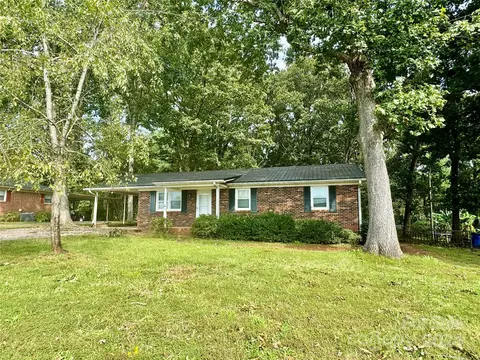 207 Jane Sowers Rd, Statesville, NC 28625