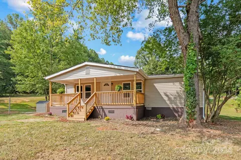 22 Potter Dr, Mill Spring, NC 28756