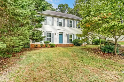 2132 Colony Hill Dr, Charlotte, NC 28214