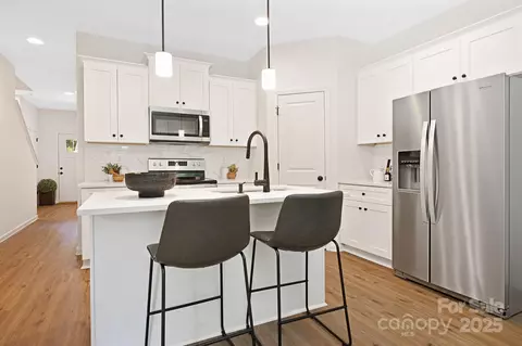 734 Cantwell St, Charlotte, NC 28208
