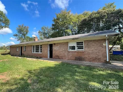3298 Pearidge Rd, Bostic, NC 28018 photo 4