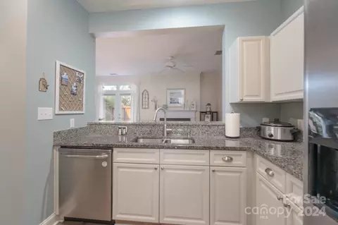 18525 Mizzenmast Ave, Cornelius, NC 28031 photo 10
