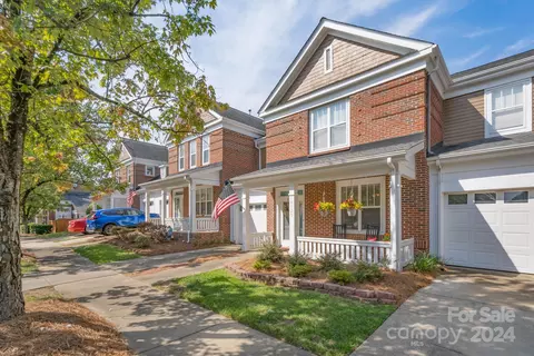 18525 Mizzenmast Ave, Cornelius, NC 28031 photo 2