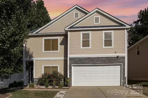 8554 Greenware Trl, Charlotte, NC 28269