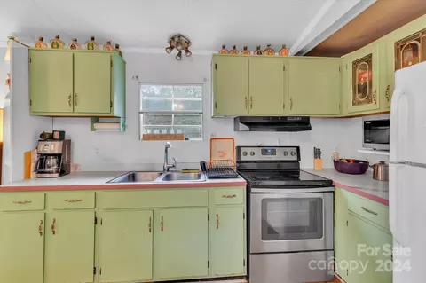 Kitchen - 160 Flake Rd, Harmony, NC 28634 photo 1 of 2