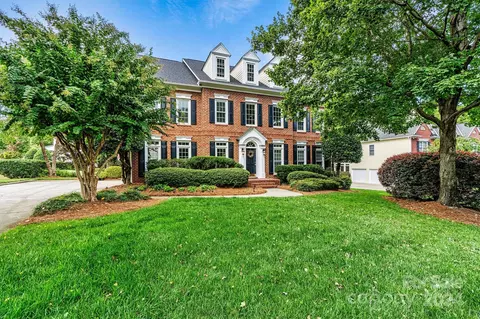 11021 Parkleigh Dr, Charlotte, NC 28262