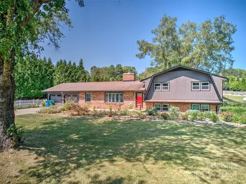 106 Turkey Creek Rd, Leicester, NC 28748