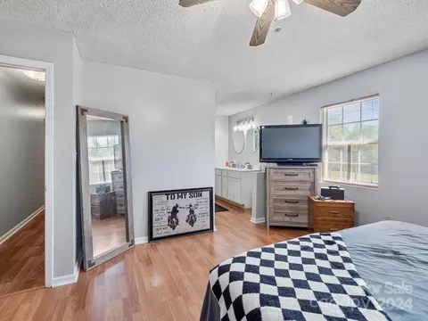 Bedroom - 181 Chadwick Rd, Harmony, NC 28634 photo 2 of 3