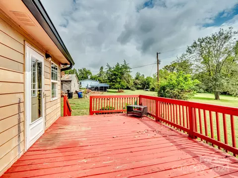 Exterior - 181 Chadwick Rd, Harmony, NC 28634 photo 9 of 10