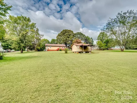 Exterior - 181 Chadwick Rd, Harmony, NC 28634 photo 3 of 10