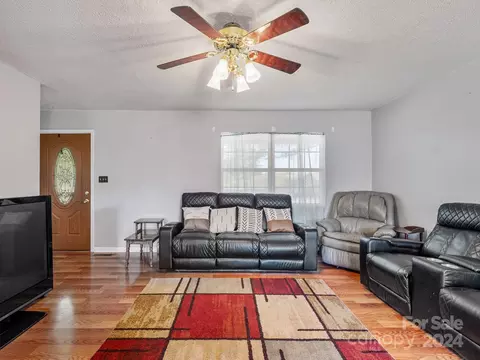 Living - 181 Chadwick Rd, Harmony, NC 28634 photo 1 of 4