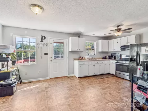 Kitchen - 181 Chadwick Rd, Harmony, NC 28634 photo 1 of 3