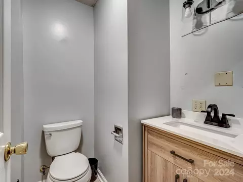 Bath - 181 Chadwick Rd, Harmony, NC 28634 photo 3 of 3