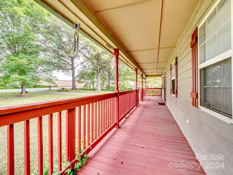 Exterior - 181 Chadwick Rd, Harmony, NC 28634 photo 5 of 10