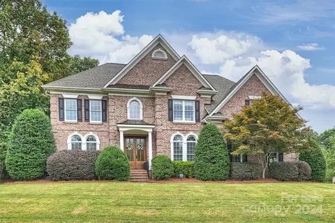 7529 Seton House Ln, Charlotte, NC 28277