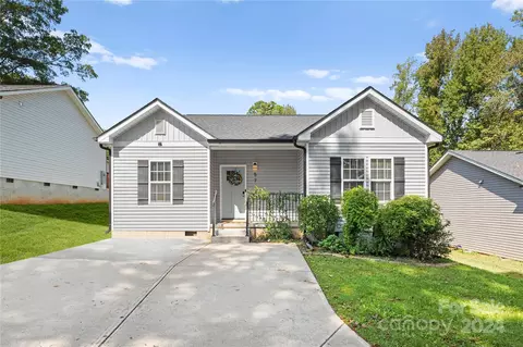 5717 Phillips St, Charlotte, NC 28269