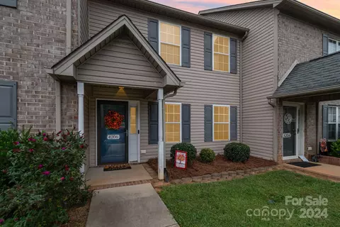 4206 Bentley Dr, Randleman, NC 27317