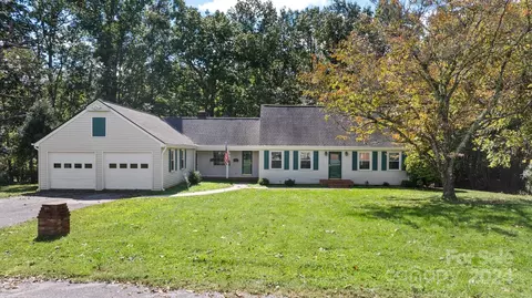 100 Crestlane Dr, Morganton, NC 28655