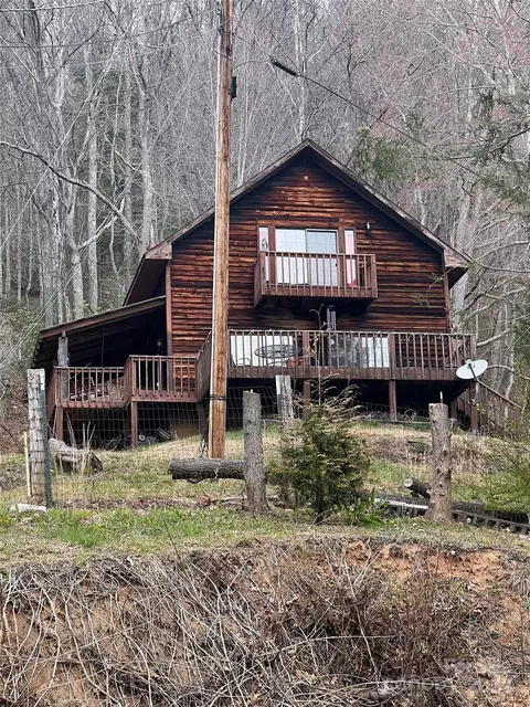 192 Broken Bow Rd, Waynesville, NC 28785