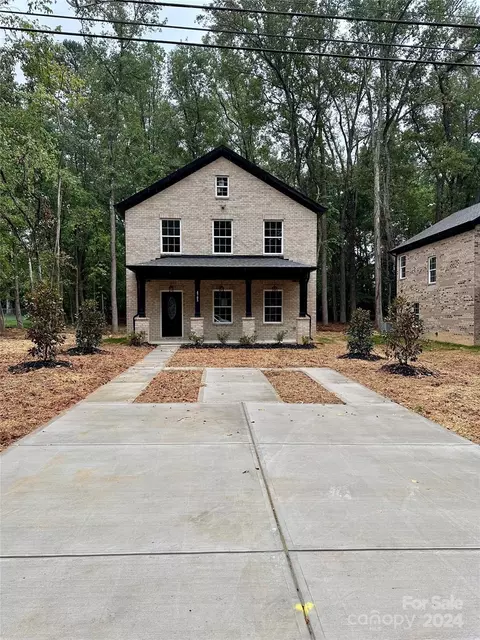 4703 Whispering Oaks Dr, Charlotte, NC 28213