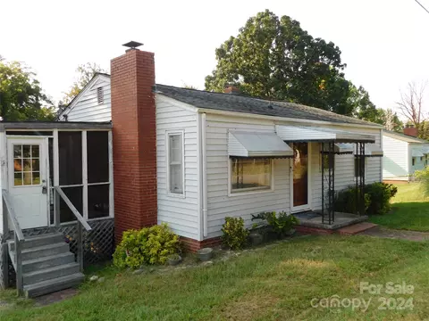 716 Hyde St, Lexington, NC 27292