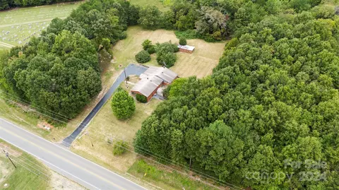 2246 Nc 10 Hwy, Newton, NC 28658