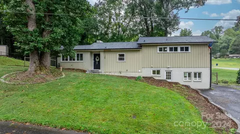 145 30th Nw Ave NW, Hickory, NC 28601