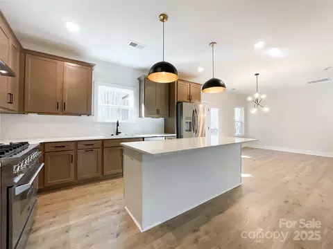 Kitchen - 1021 Baylor Grv, Monroe, NC 28112 photo 3 of 4