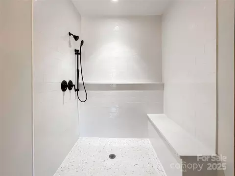 Bath - 1021 Baylor Grv, Monroe, NC 28112 photo 2 of 3