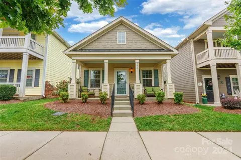 2610 Eight Iron Dr, Denver, NC 28037