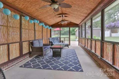 Exterior - 206 10th Se Ave SE, Conover, NC 28613 photo 4 of 5
