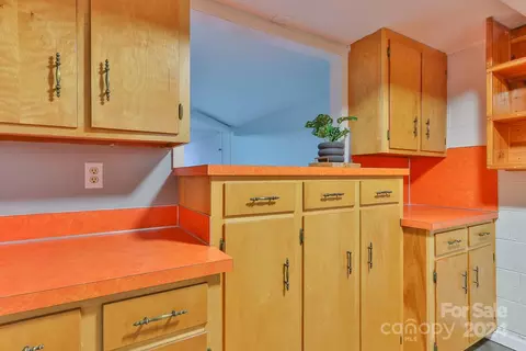 Kitchen - 206 10th Se Ave SE, Conover, NC 28613 photo 4 of 4